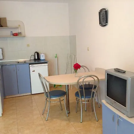 Студия В Элит 3 Apartament *